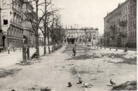 Poznań 1945  na fotografiach  Zbigniewa Zielonackiego – pocztówka 52 z 67
