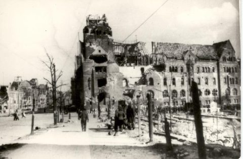 Poznań 1945  na fotografiach  Zbigniewa Zielonackiego – pocztówka 3 z 67
