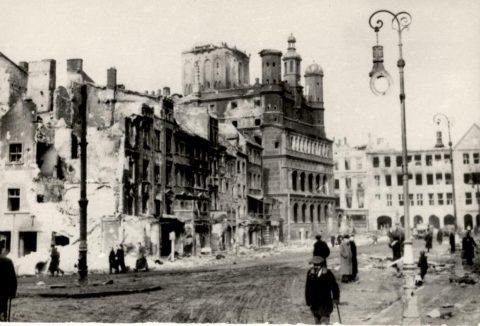 Poznań 1945  na fotografiach  Zbigniewa Zielonackiego – pocztówka 32 z 67