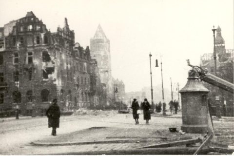 Poznań 1945  na fotografiach  Zbigniewa Zielonackiego – pocztówka 9 z 67